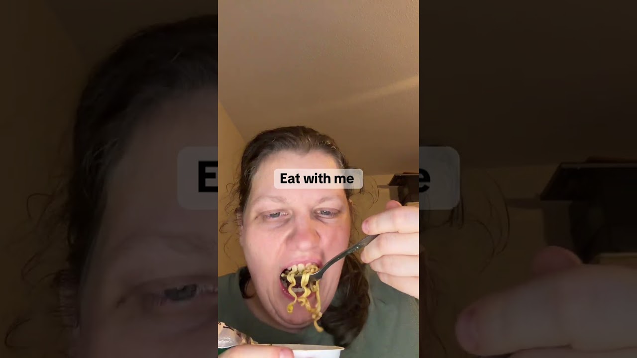 Eat my king pot noodle chicken and mushroom with me