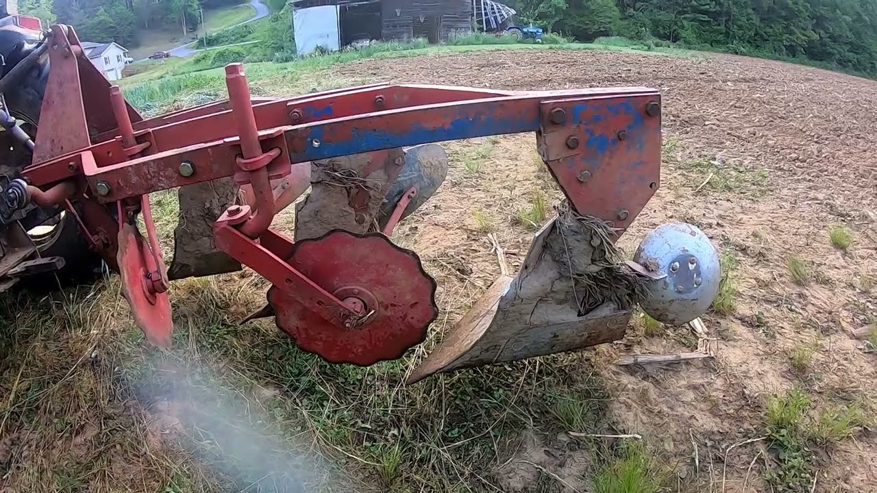 Вспашка заросших покровных культур