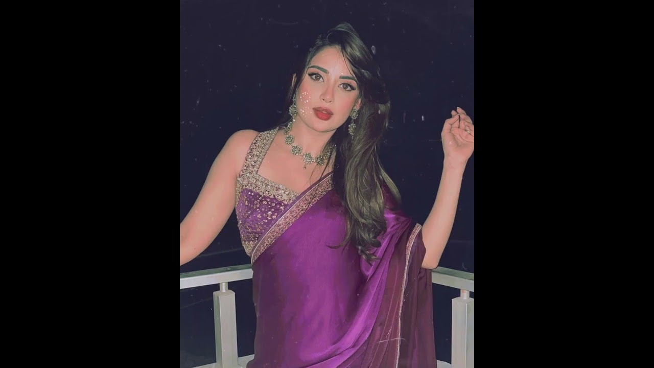 Saboor Aly New Beautiful Pictures in Purple Saree looking Stunning 😍❤️ #shorts #sabooraly #actress