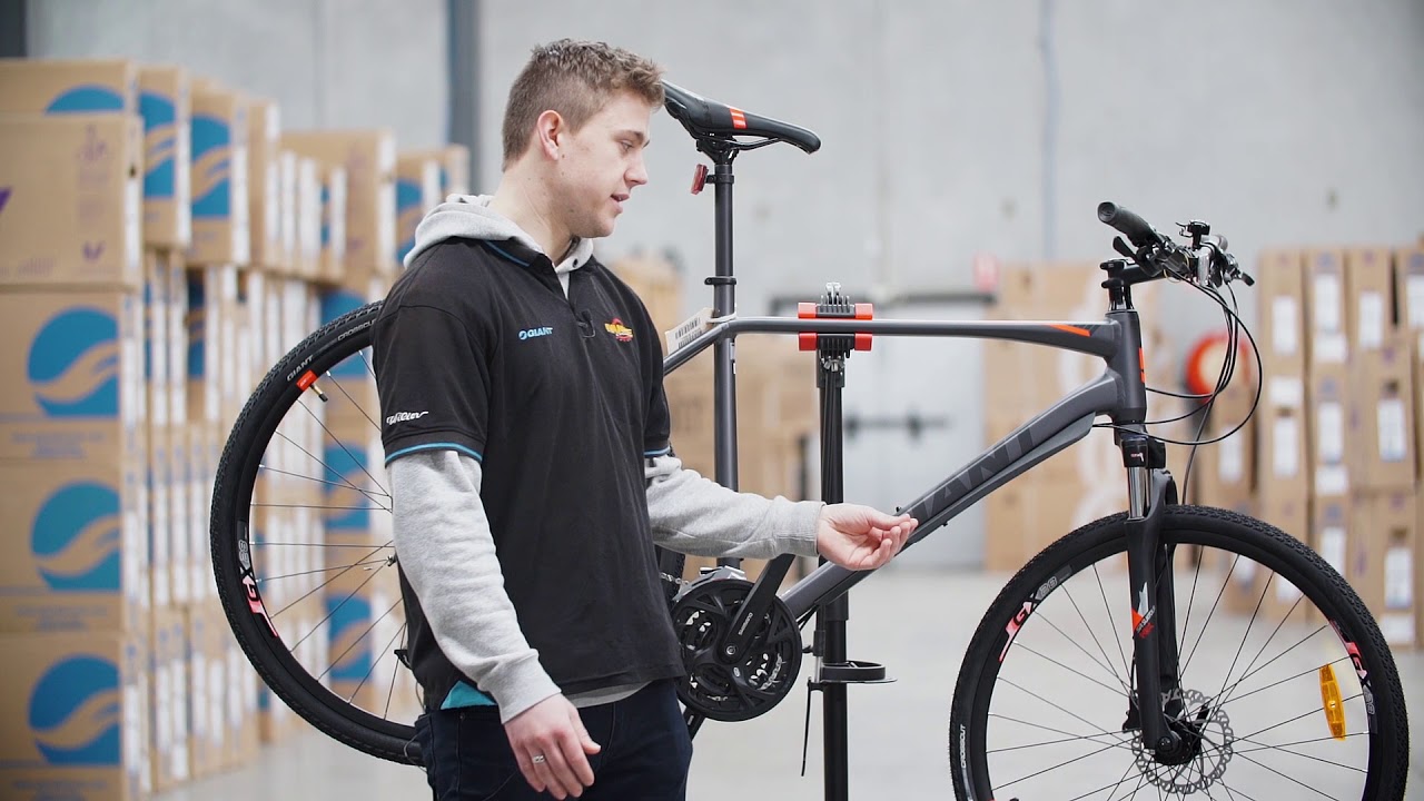 2018 Giant Roam 2 Hybrid Bike