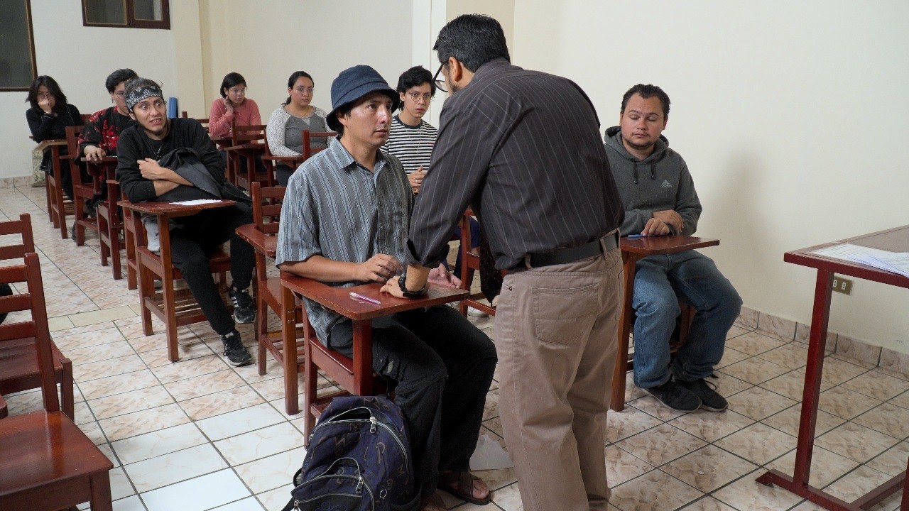 Profesor arrogante se arrepintió de sus decisiones 😔