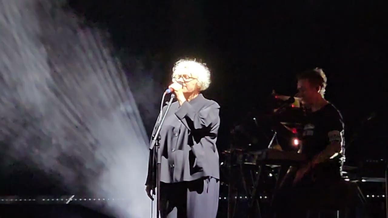 Massive Attack - Teardrop  Live at Medimex, Taranto, Italy  06.21.2025