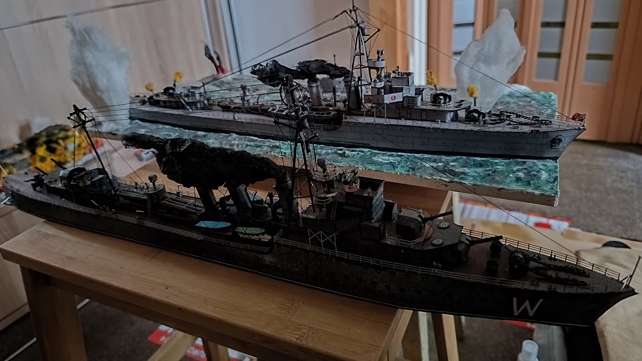 Porównanie dwóch Niszczycieli ORP WICHER wz.1939 z wydawnictwa WAK i wz.1932 z Mały Modelarz 1:200