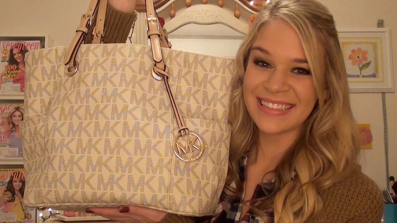 What's In My Purse?! 2013