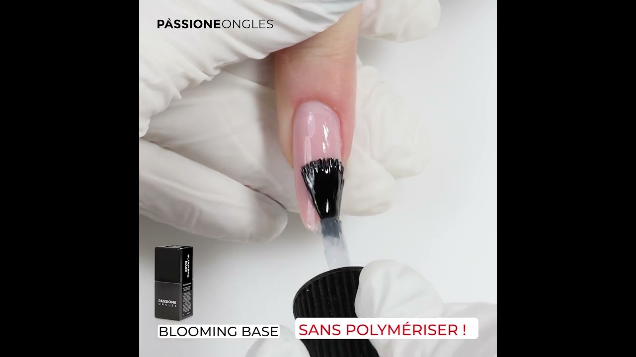 Nail art marbre marron dor&eacute; | PassioneOngles