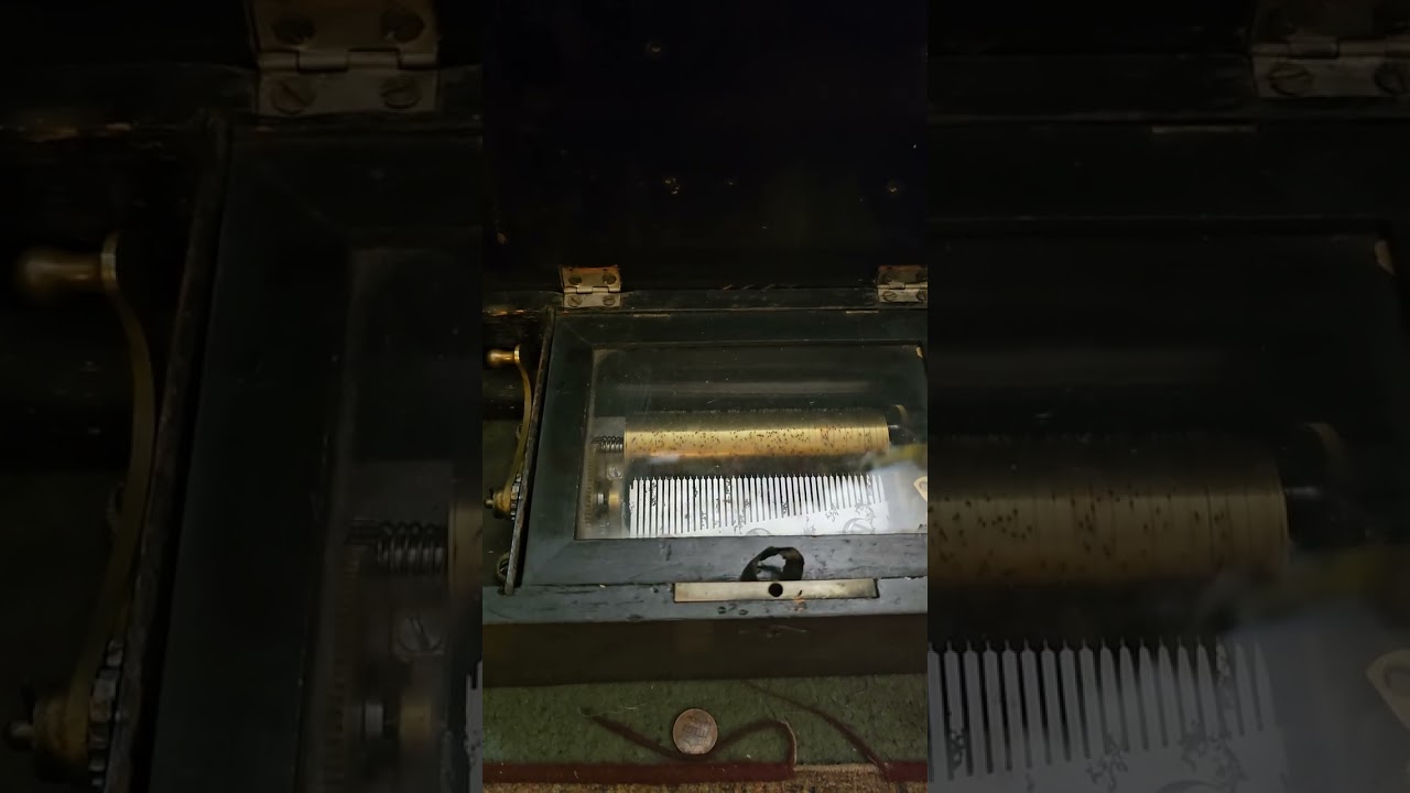 Small Antique Swiss Cylinder Music Box, Six aires. Circa 1880s-1890s