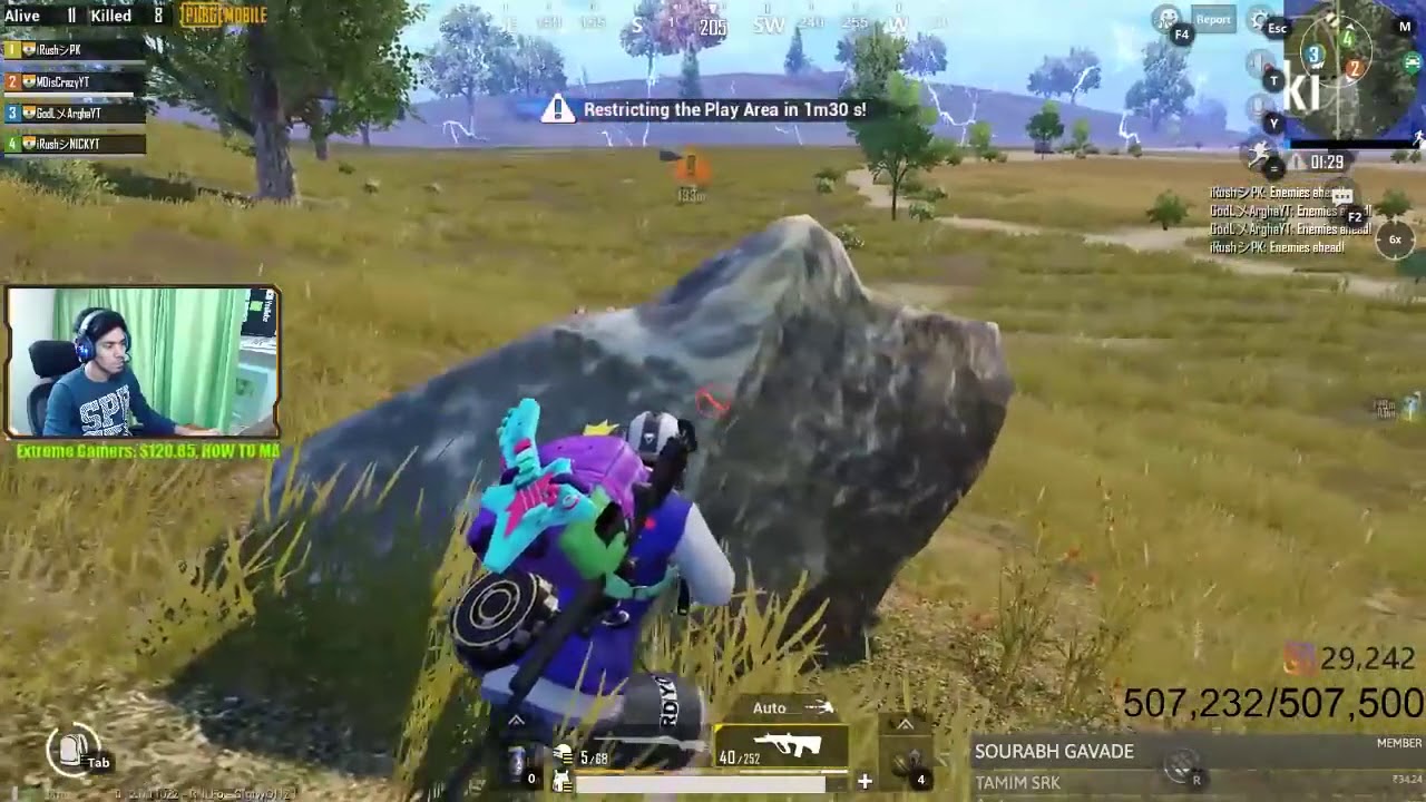 GIVING CHICKEN DINNER TO FANS :D || PUBG MOBILE HIGHLIGHTS || MDisCrazY