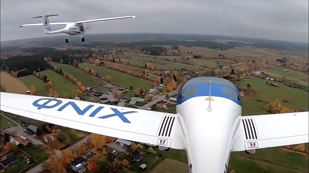 Formation e-flight of Phoenix and Velis