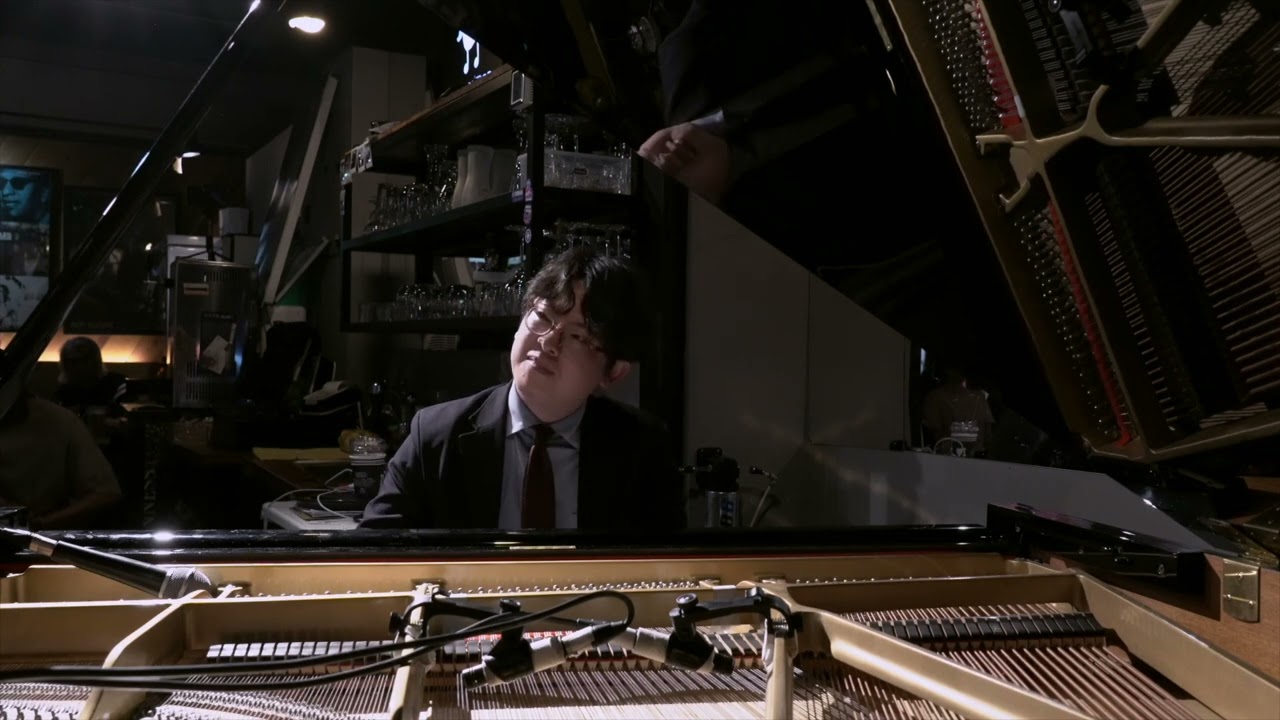 Jaehun Kang Trio plays Strike up The Band (G. Gershwin)