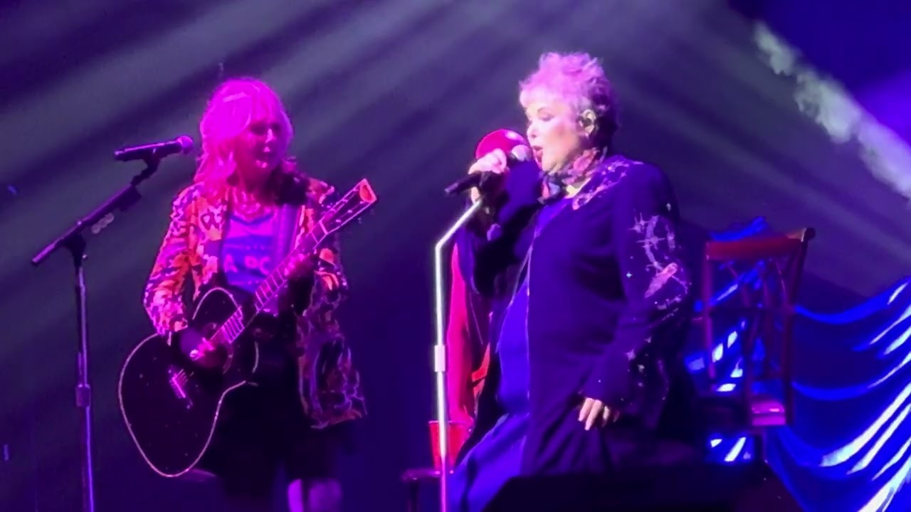 You're the voice - HEART Ann and Nancy Wilson @ Ravinia Festival Highland Park 6/6/25 - Near Chicago