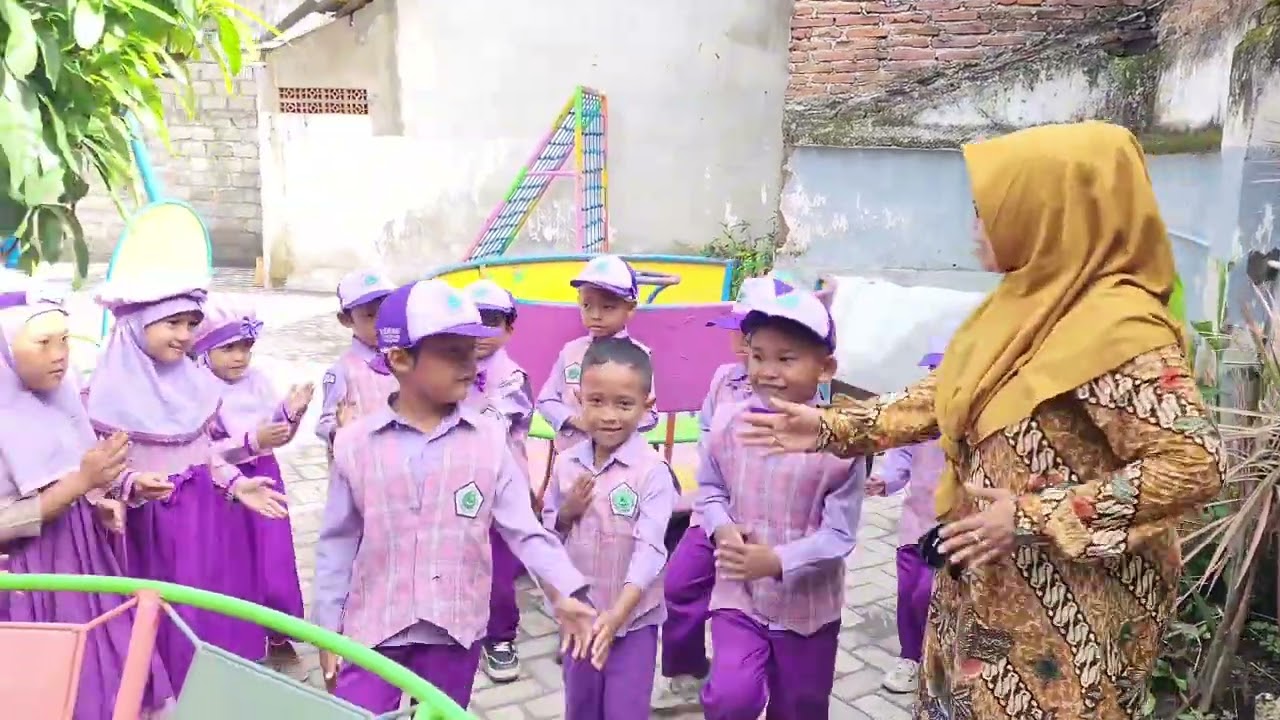 pameran hasil karya anak topik Alat transportasi