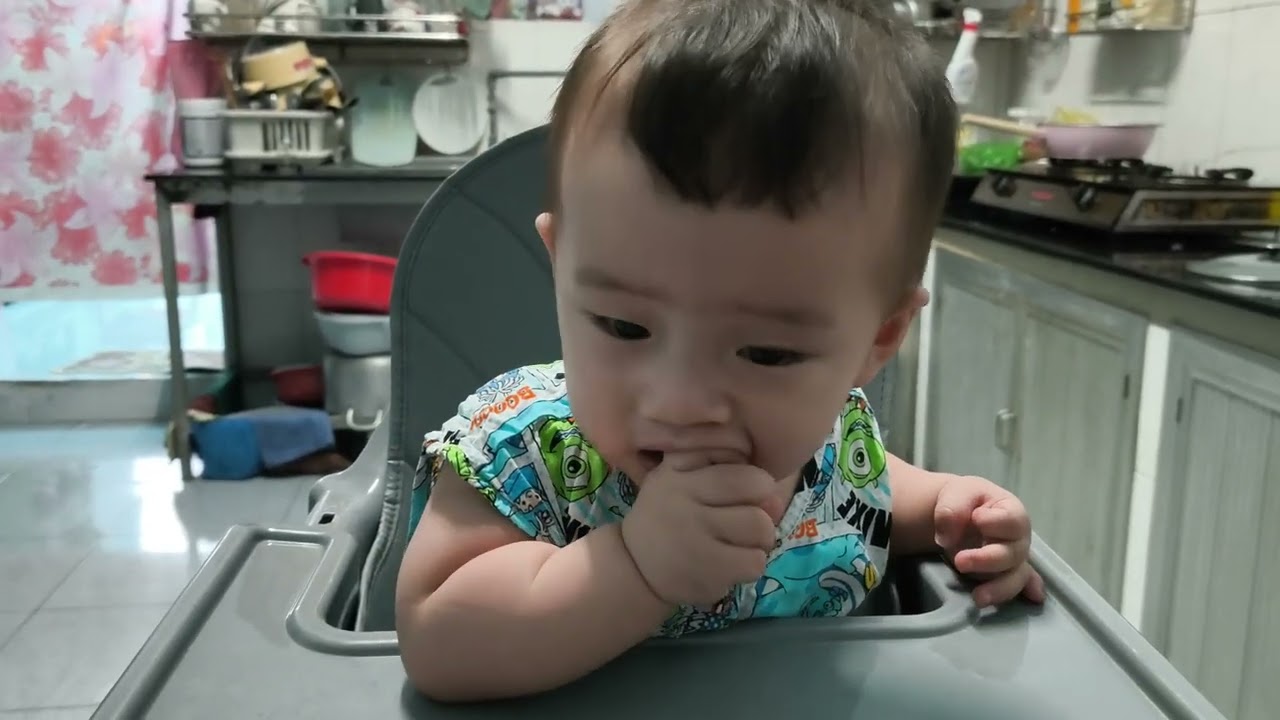 😂😂Vừa ăn vừa ỉ***