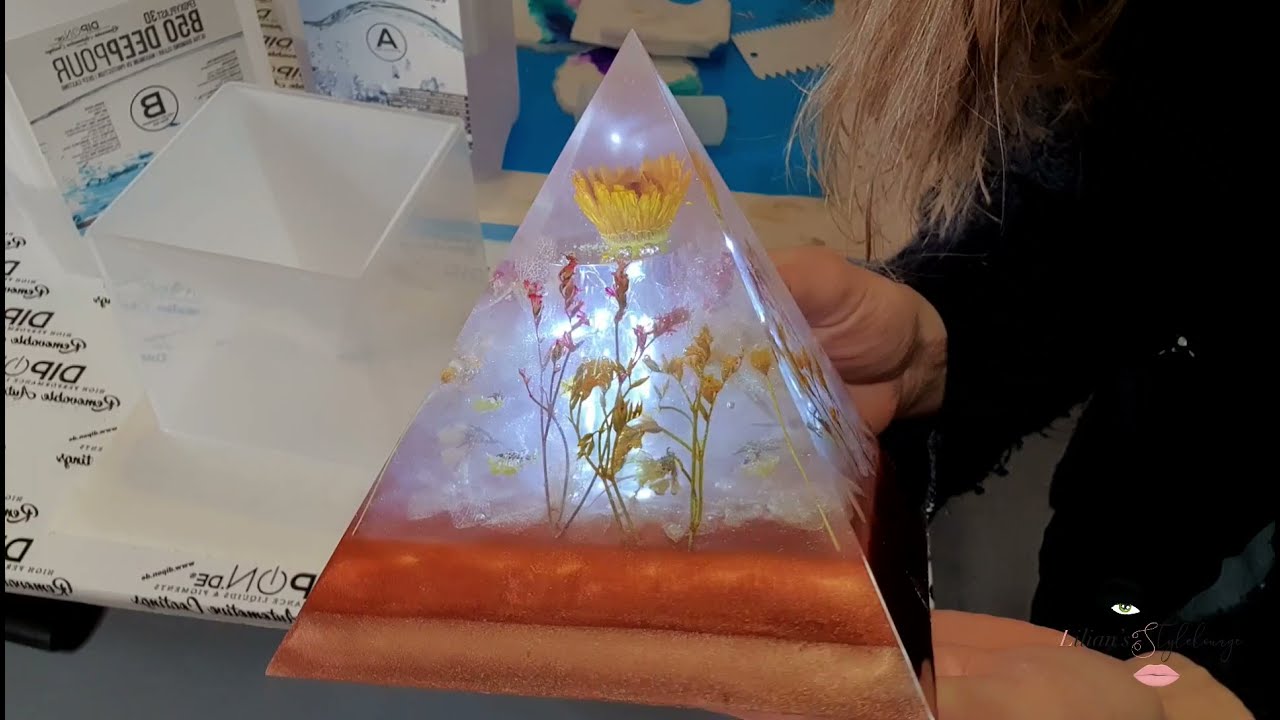 Resin Flower Pyramide... weils so schön ist, noch eine Pyramide mit Beleuchtung