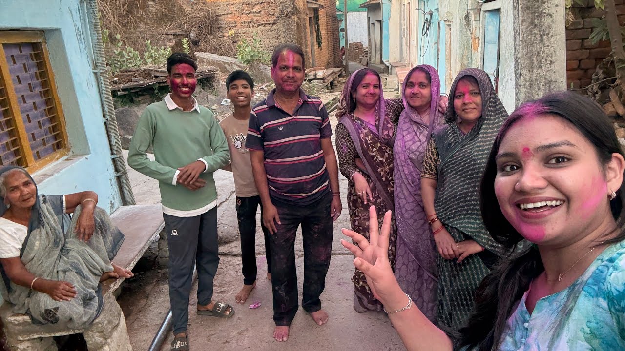 आज मैंने खेली गाँव में होली 🥰