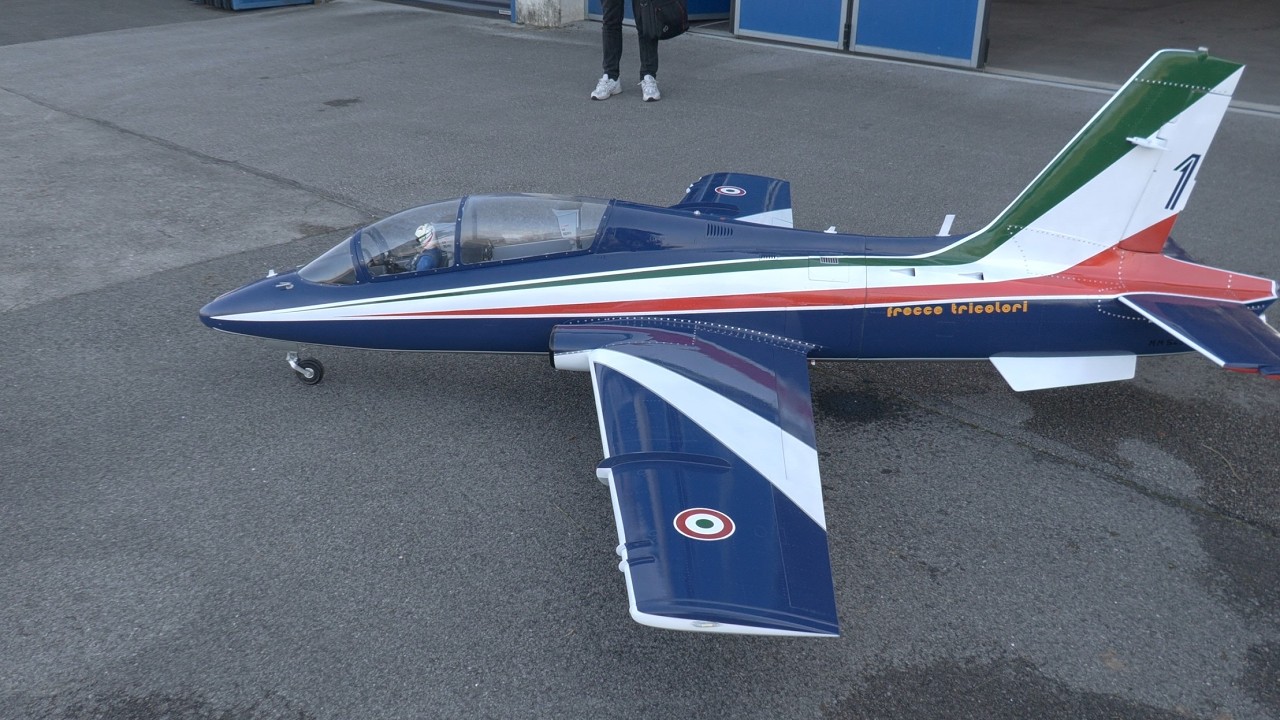 Aermacchi MB 339 4K Video