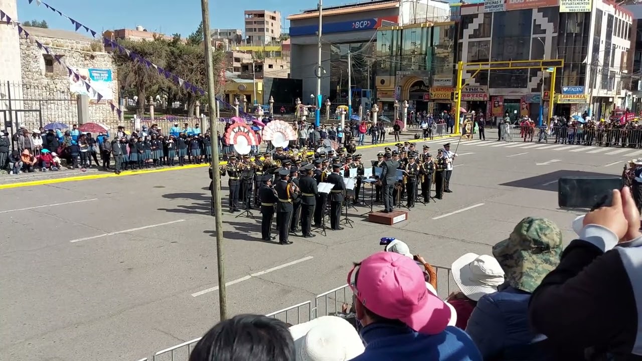 BANDA SINFONICA DEL COLEGIO ADVENTISTA TUPAC AMARU - CONCURSO DE BANDAS POR LOS 96 AÑOS DE JULIACA