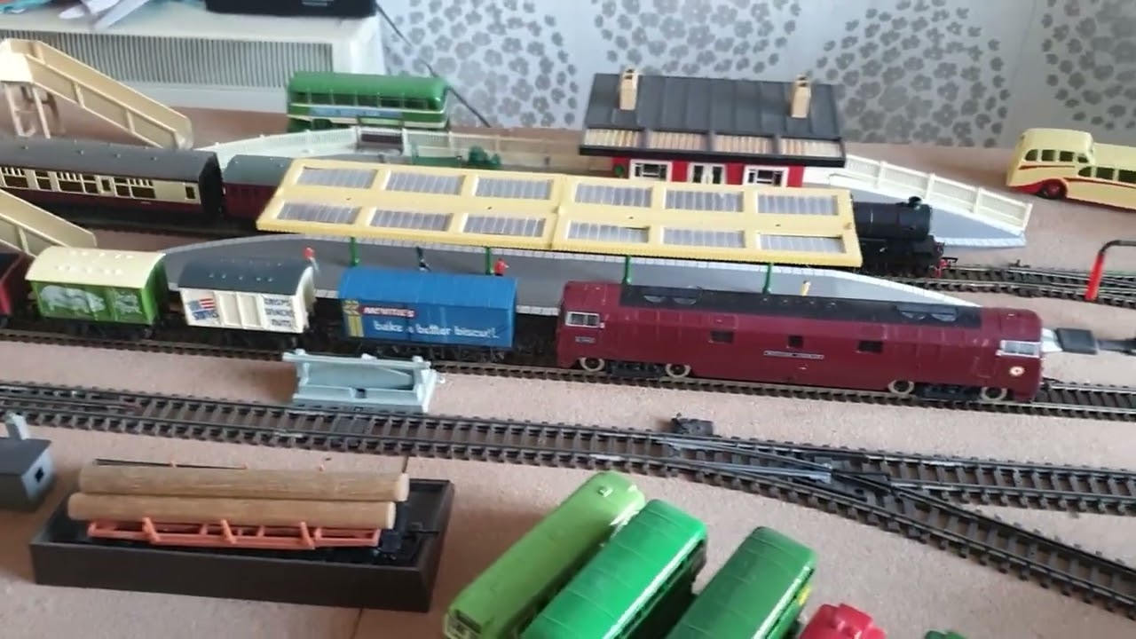 Hymek, western and a D16 