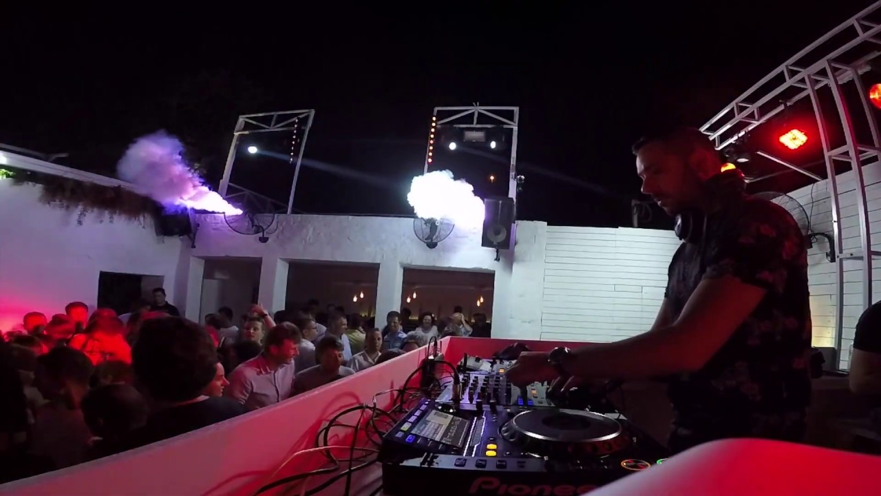 Fridays Arches Plus | Kostas X Plays Sunnery James & Ryan Marciano feat. Kes Kross - Coffee Shop