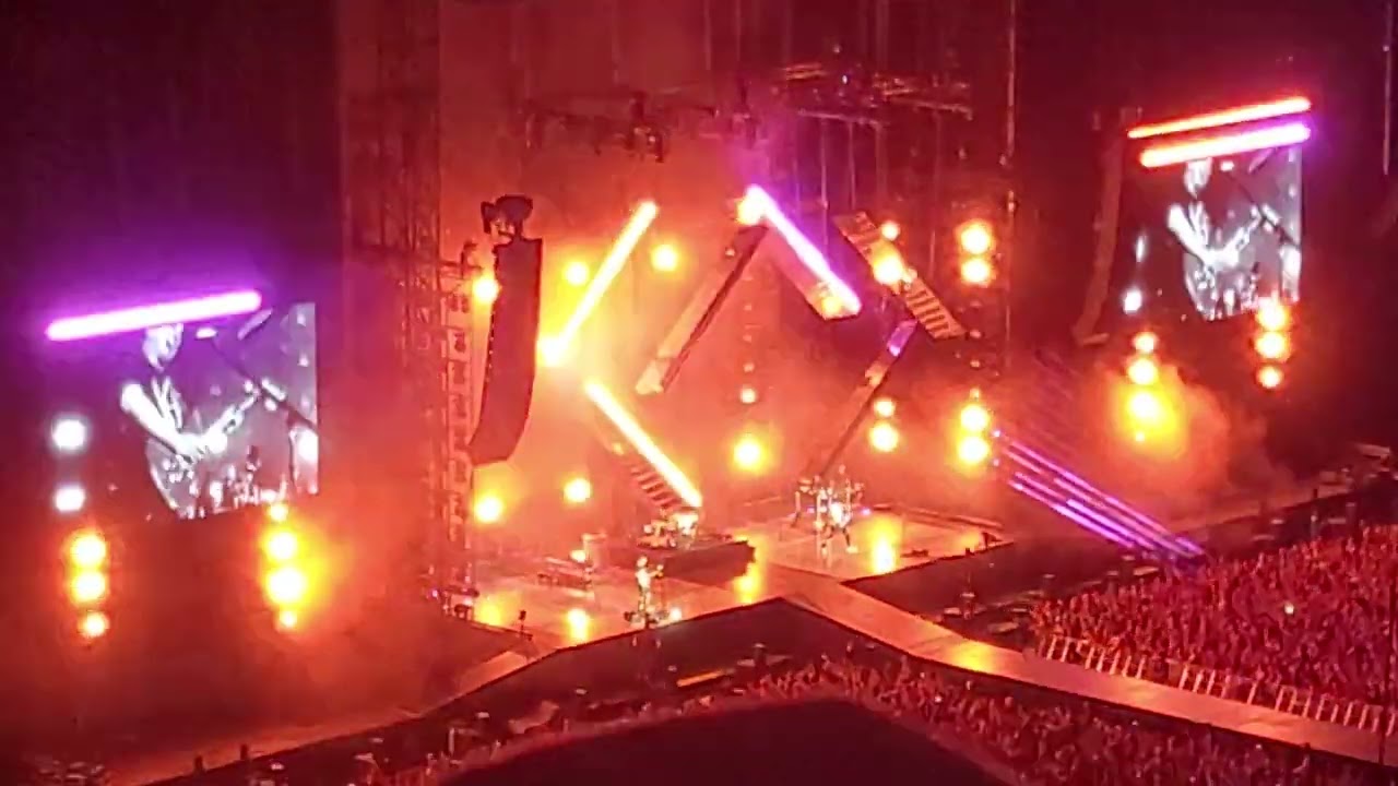 Muse : Plug In Baby, Paris Stade de France, 08/07/2023