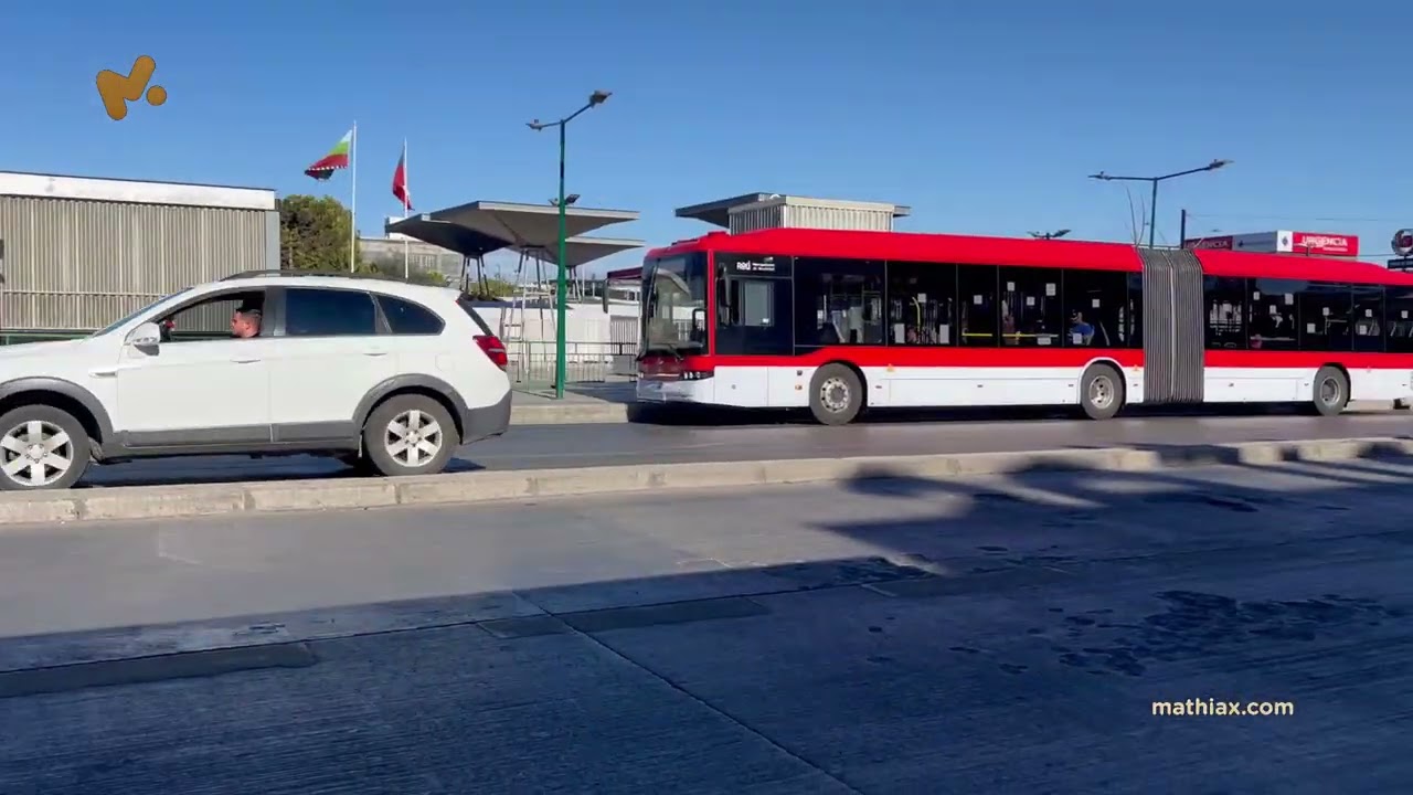 Marcopolo Torino LE y BYD B18 en Plaza de Maipú 11-02-2026