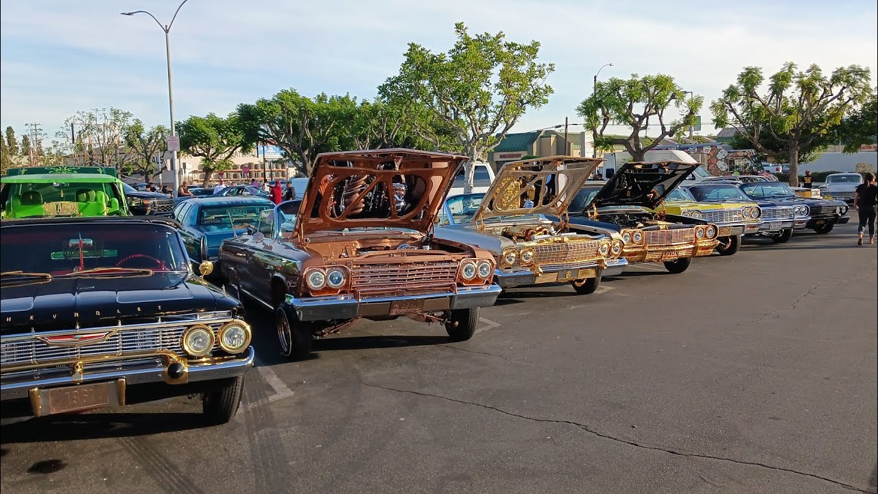 Highclass CC Los Angeles Toy Drive. Лоурайдеры и кастомные мотоциклы в городе Лонг-Бич.