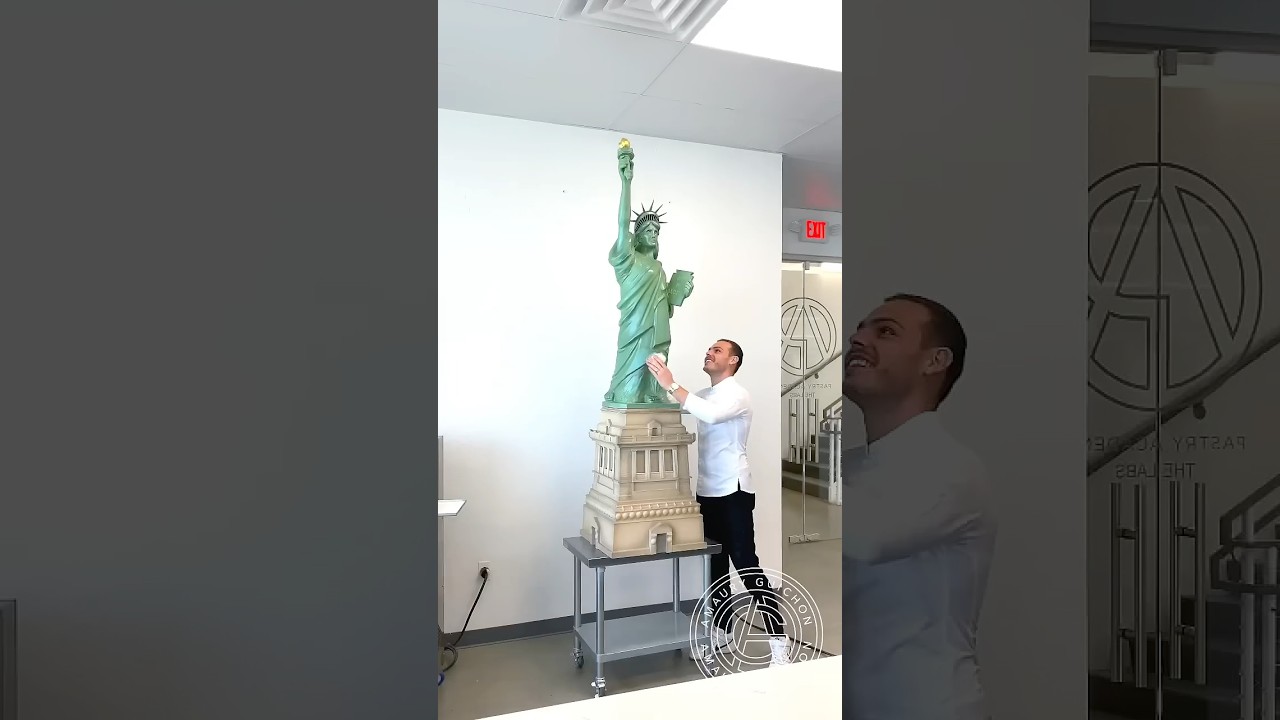 Chocolate Statue of Liberty! 🗽115lbs of chocolate for 7ft tall!🇺🇸