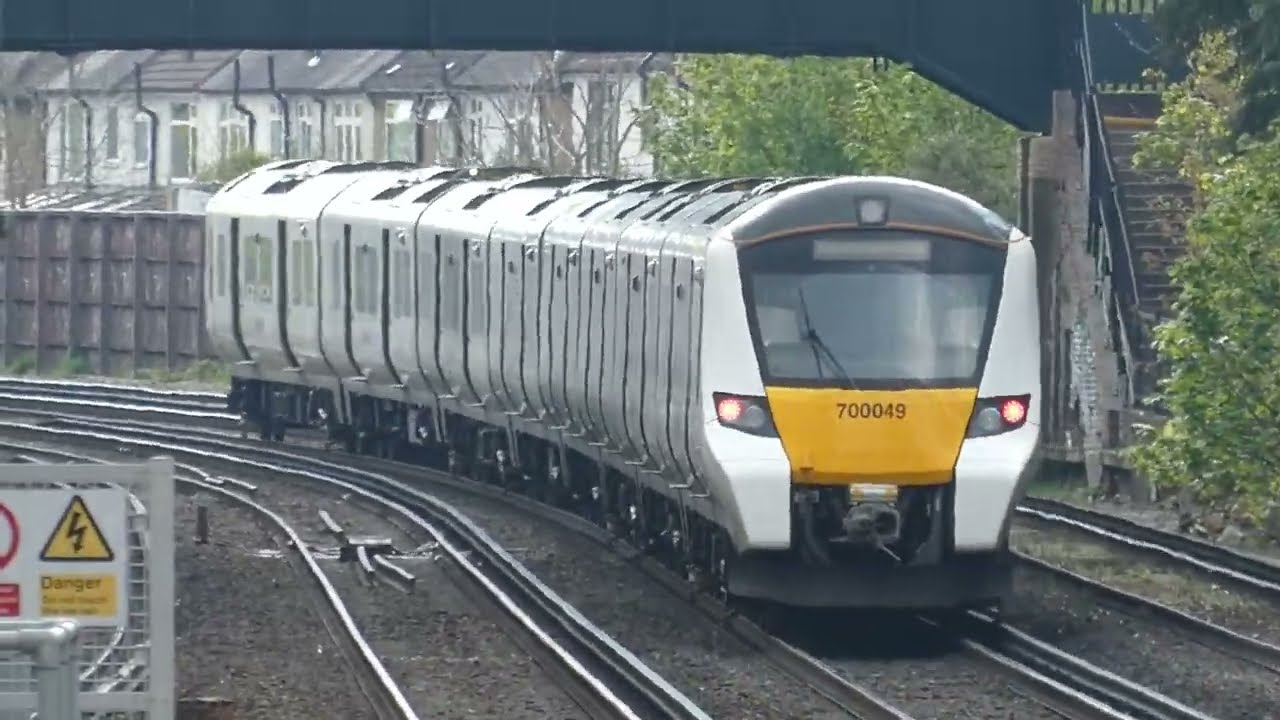 Trains at: Shortlands - 2 May, 2021