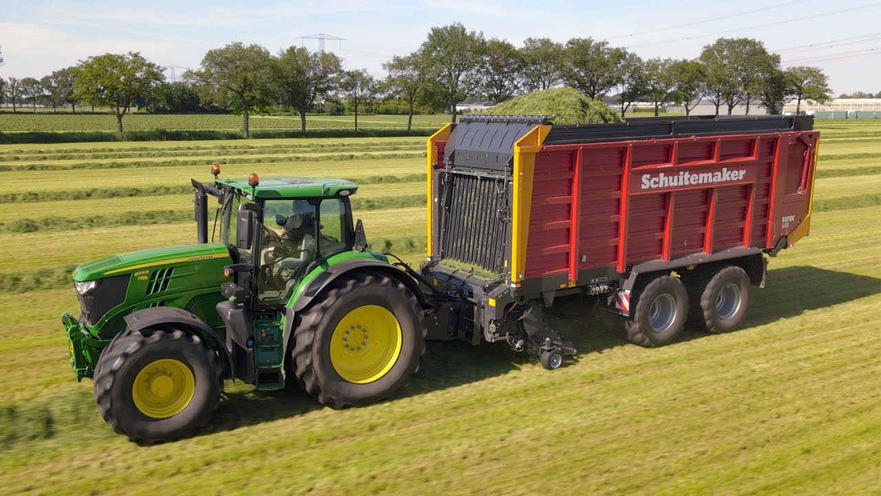 NEW Schuitemaker Rapide 6600 met John Deere 6215R.