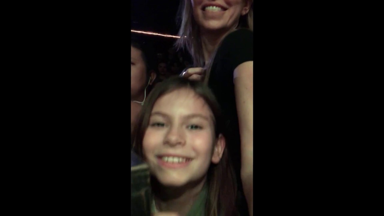 BEST ALEX TURNER concert moment EVER! Miracle Aligner - The Last Shadow Puppets TLSP Lou Lou Safran