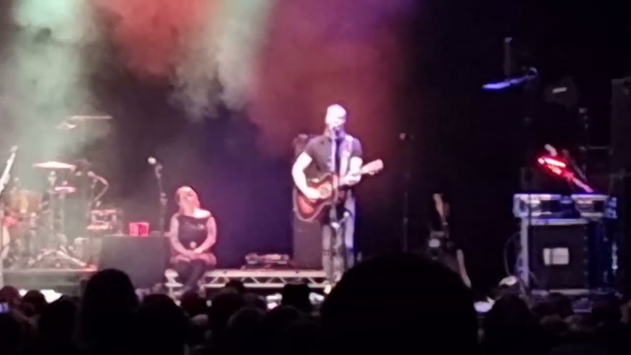 Ashley Mcbryde - Damn Love at O2 Academy Glasgow - 01 May 2022