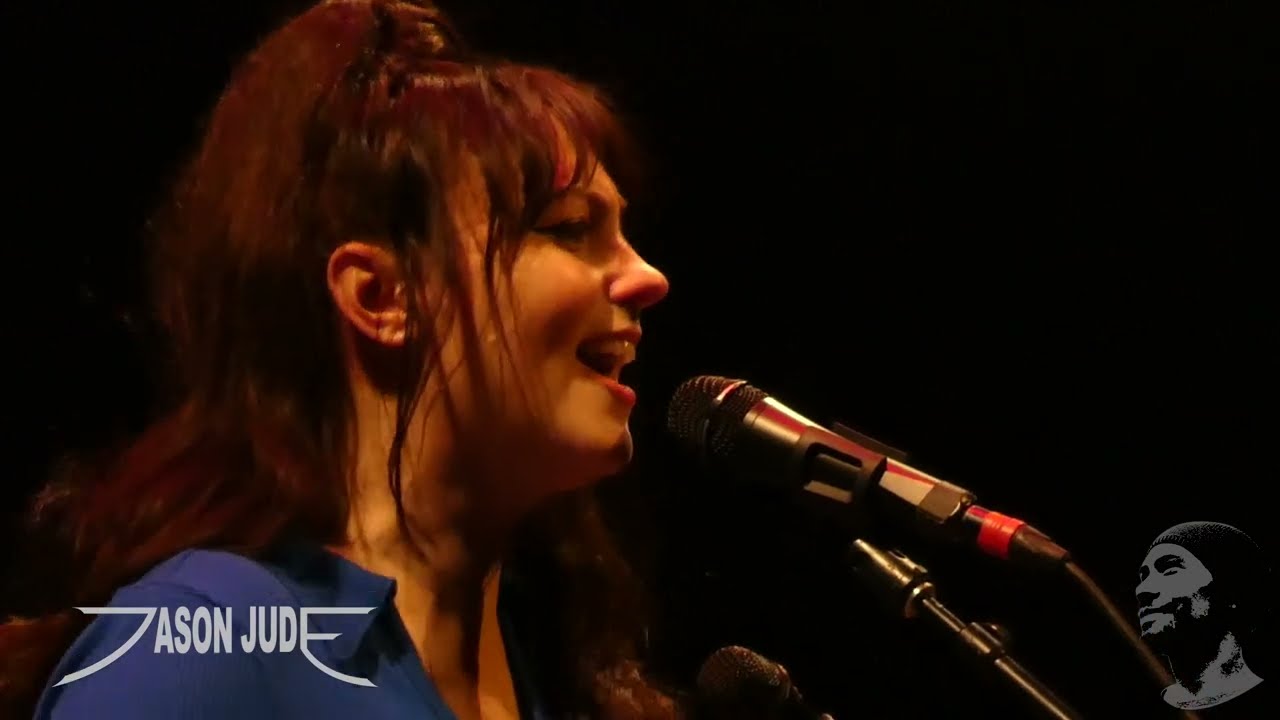 Angel Olsen - Shut Up Kiss Me [HD] LIVE San Antonio 1/23/2023