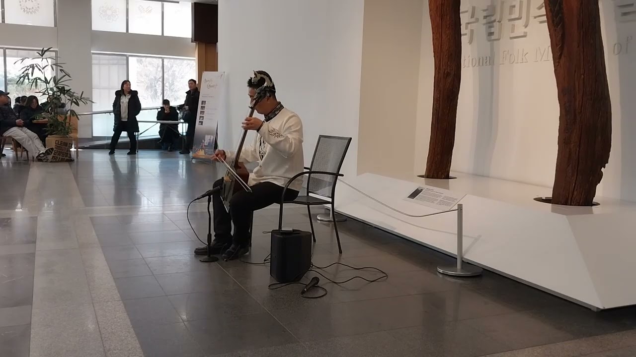 저넝 하르의 질주 Jonon khariin yavdal / 국립민속박물관 20260124