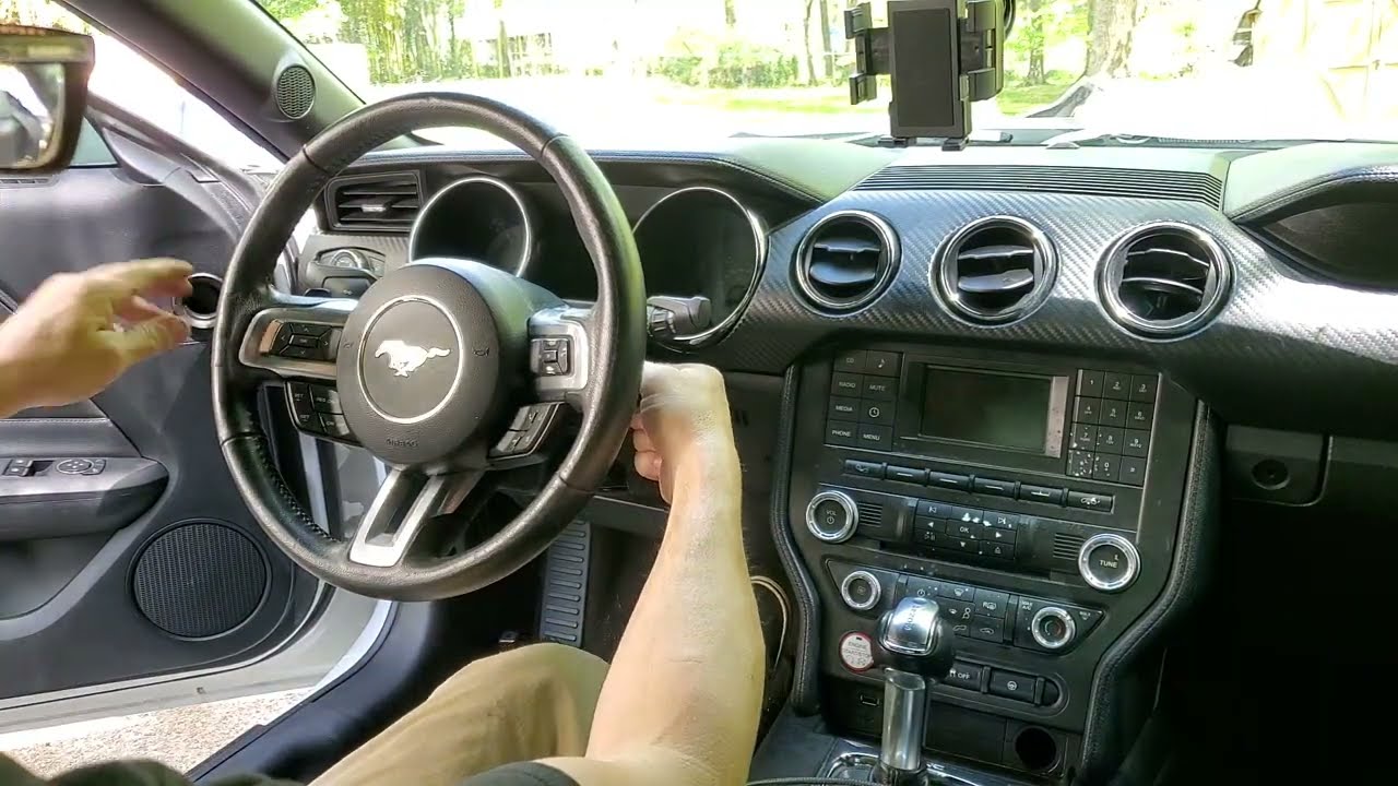 Working with the steering wheel S550 Ford Mustang 2015-2022 remove airbag horn more