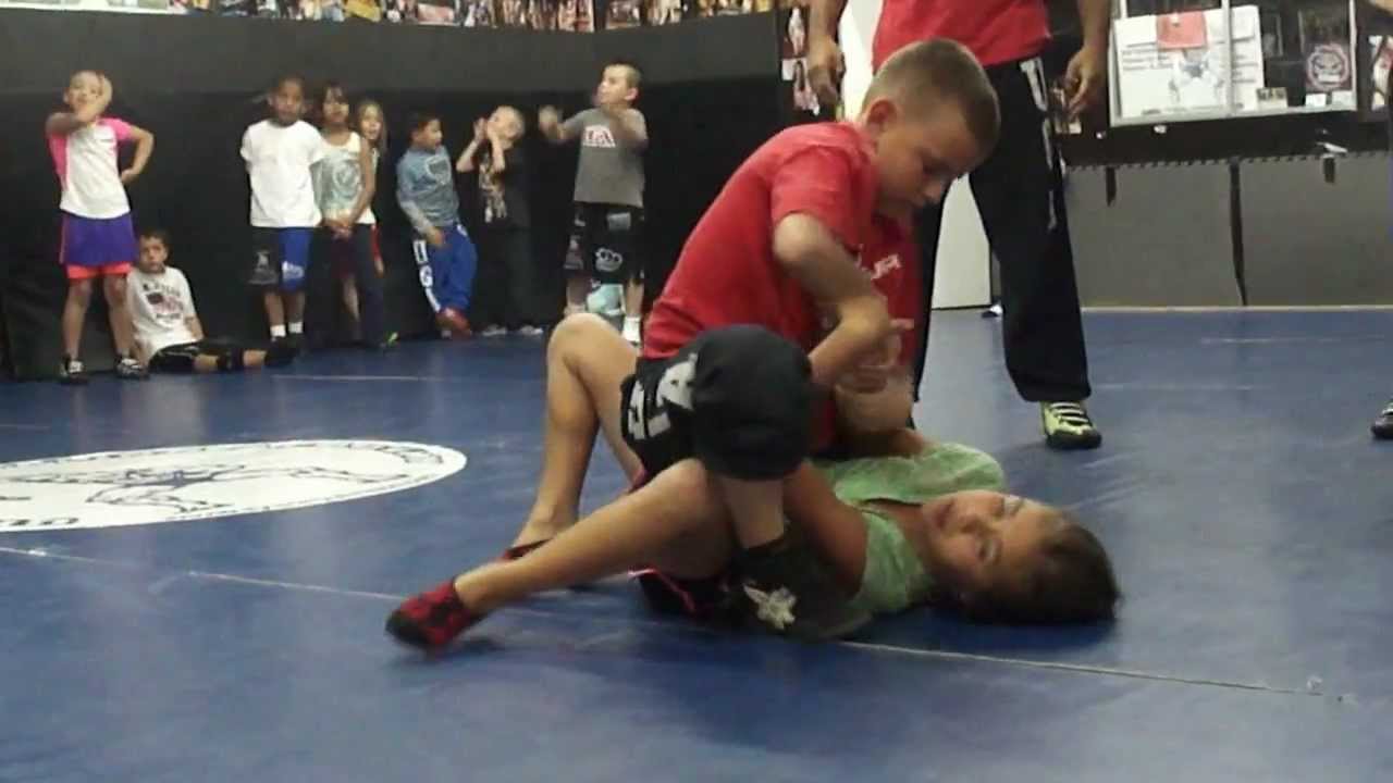 UGA KIDS GRAPPLING JUNIOR VS. KATRINA FOR THE BELT 10/12