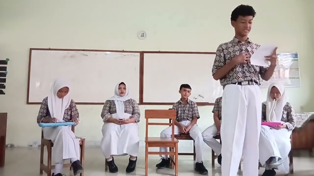 MUSIKALISASI PUISI kelompok 6. Bertema lagu Bunda, puisi Ibu karya (Chairil Anwar).