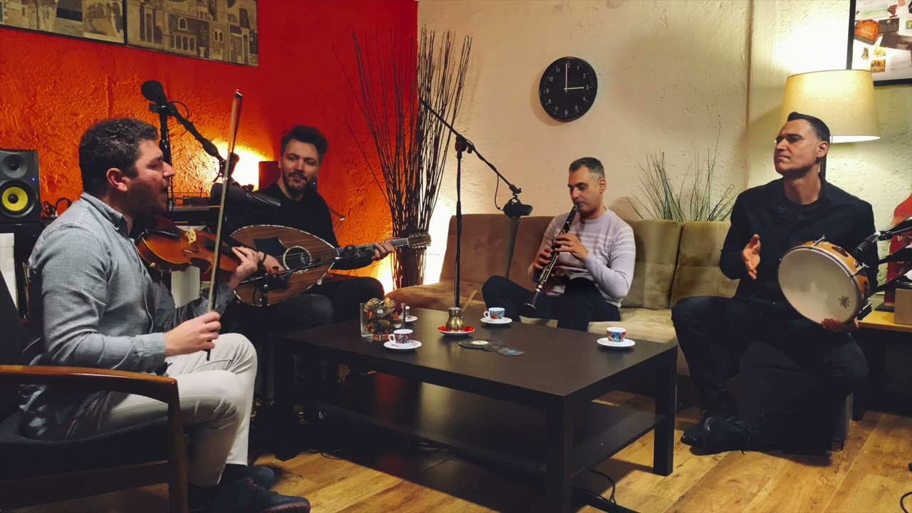 Κοντούλα βλάχα - Σήμερα Γιώργη μ' Πασχαλιά