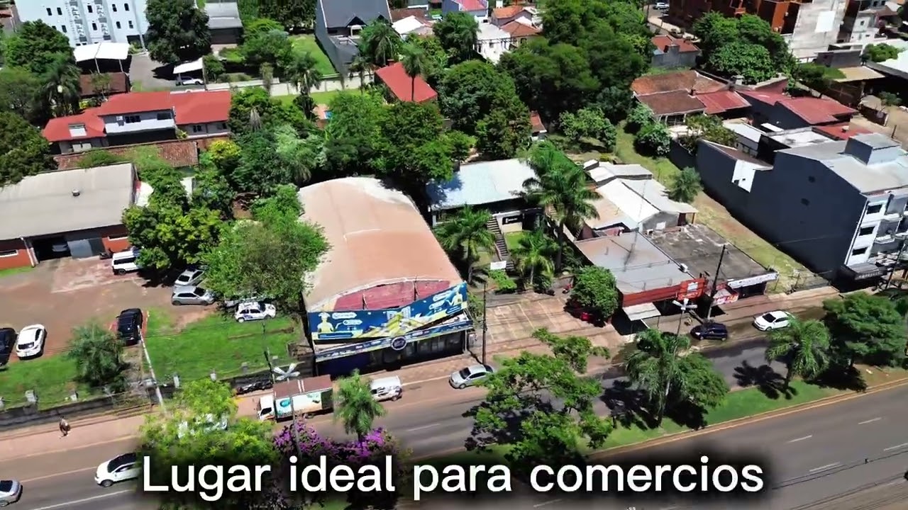 En venta amplio salón comercial ubicado sobre la Avda. Irrazábal - Encarnación.