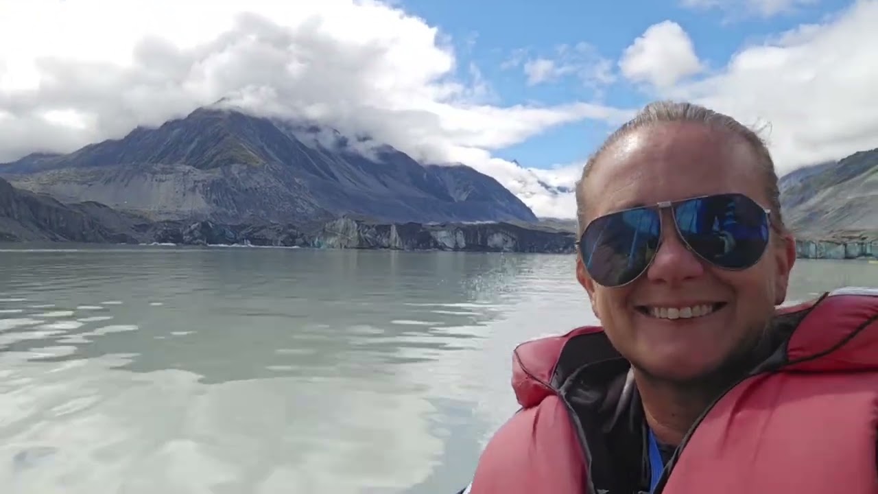 Glacier Lake Boat ride and Mt. Cook Helicopter tour in New Zealand 