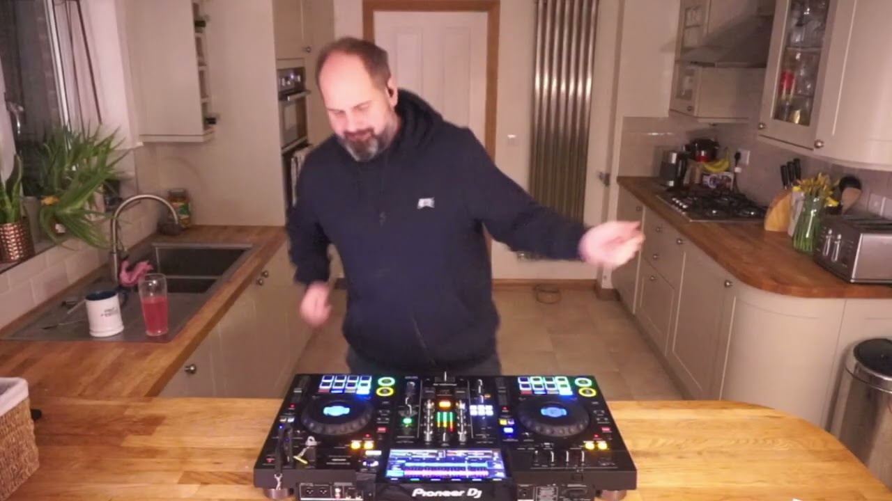 Comfortably familiar tracks to promote peace love & unity in strange times. Deep House to DnB DJ Set