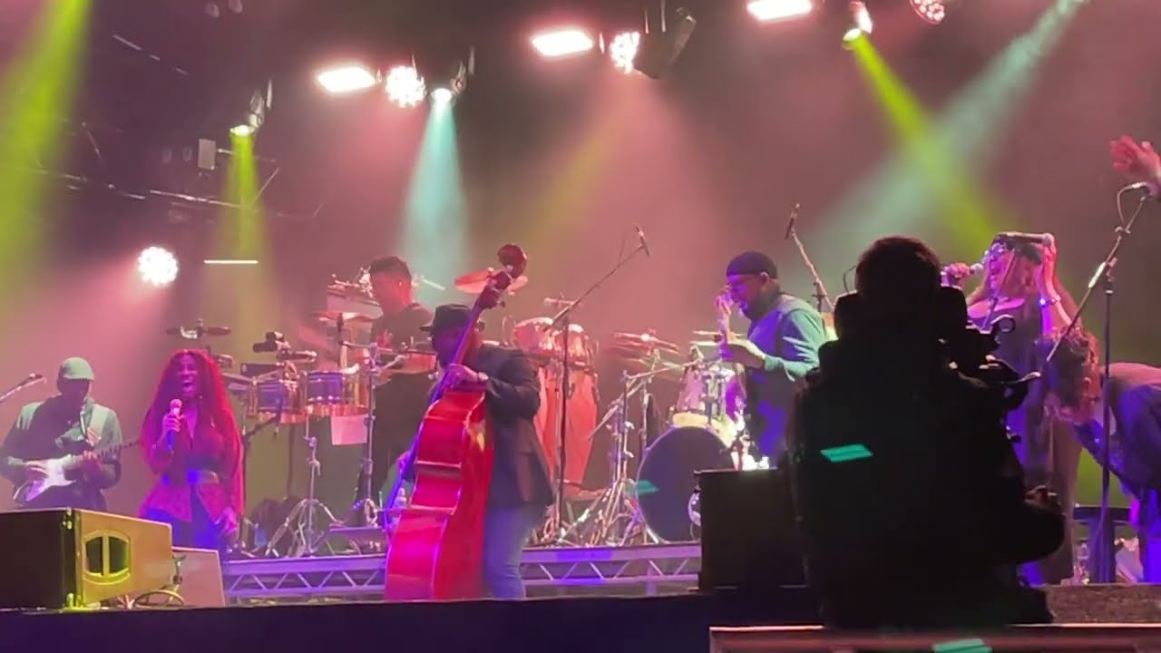 Night In Tunisia - Chaka Khan, Christian McBride - Love Supreme 24