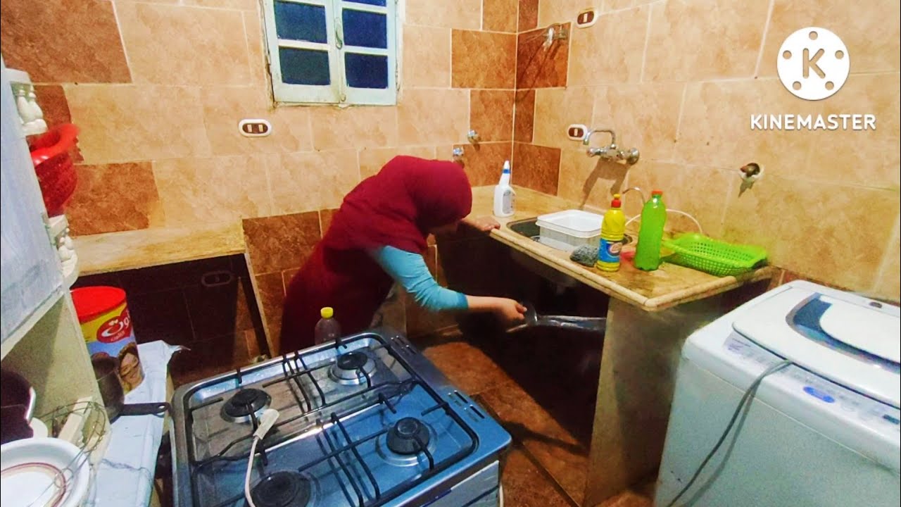 بداية التنظيف فى بيت أمى الجديد 💪اكتر مطبخ مقرف فى العالم🤢جت الحزينه تفرح🙆 تنظيف المطبخ بالكامل