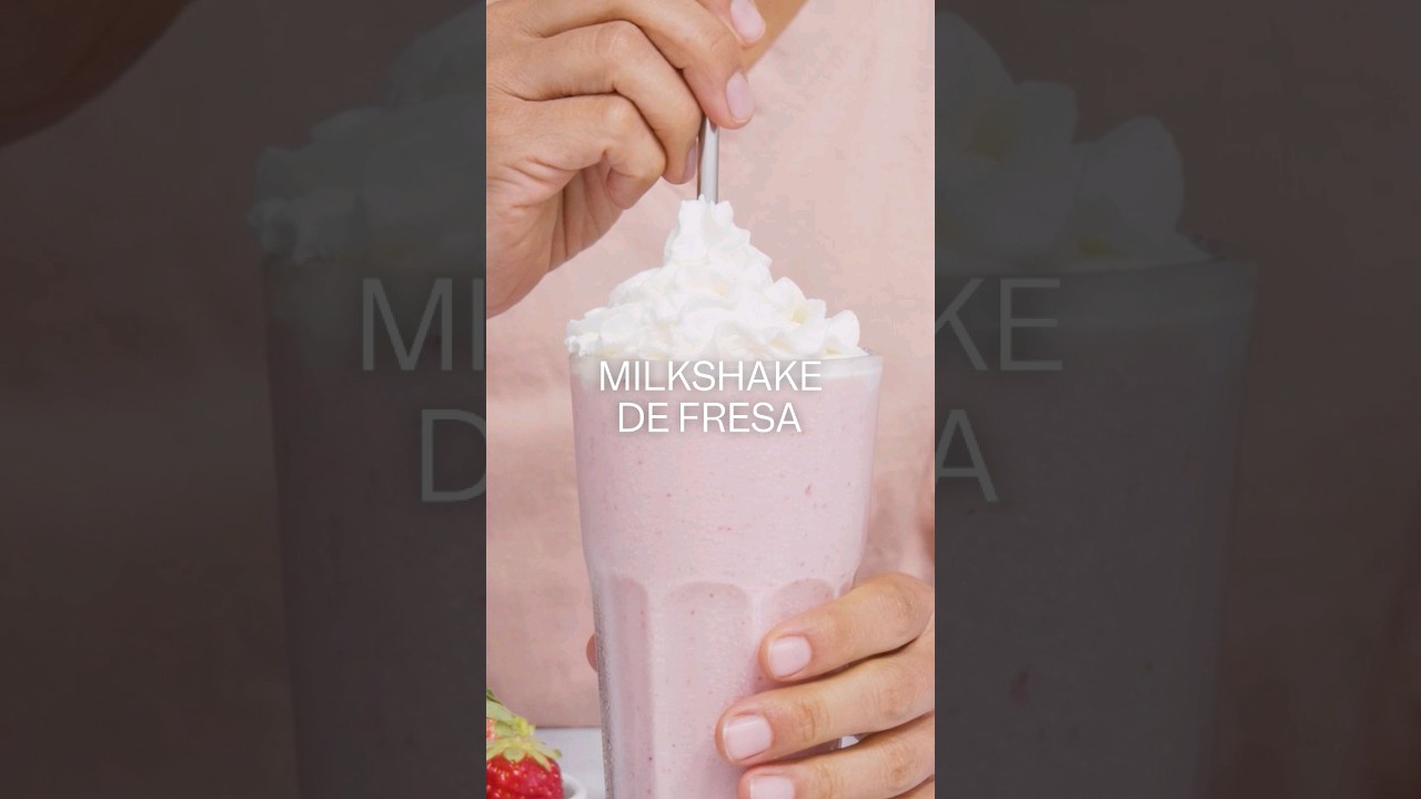 &iexcl;#MILKSHAKE de #FRESA! Prep&aacute;ralo f&aacute;cilmente en casa. 🍓🙌