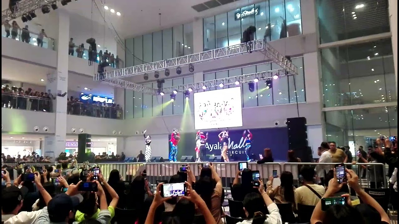 【030522】BINI - 「Strings」LIVE @ BINI :「Feel Good」Mall Tour - Ayala Mall Circuit