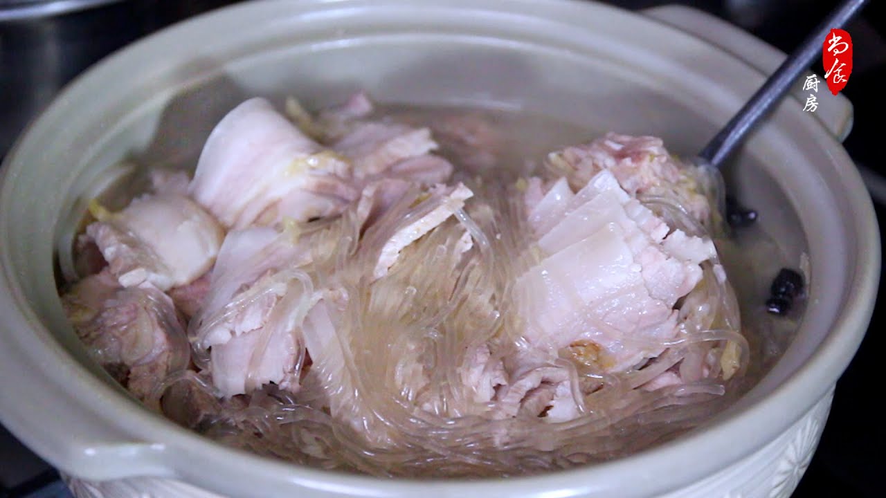 冬天必备暖锅｜酸菜粉条白肉锅做法简单又实在！Affordable Winter Hot Pot: Pork Neck Bone Broth + Tender Pork Belly