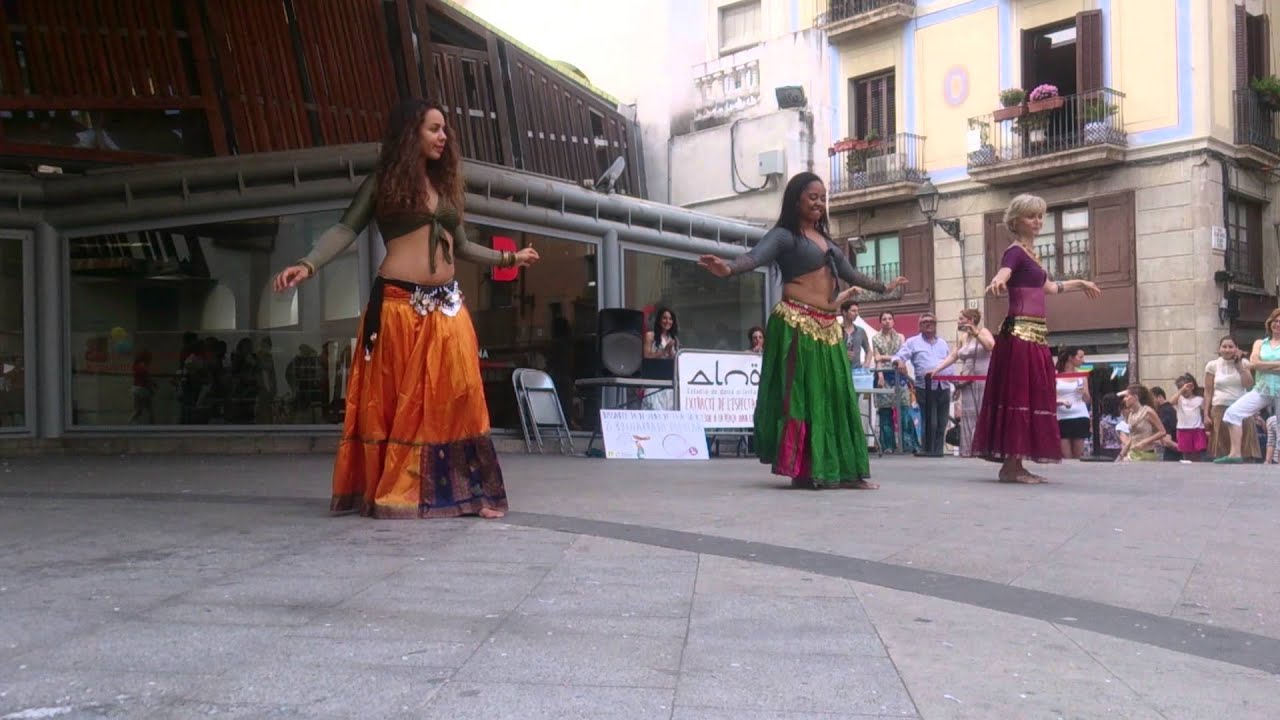 Dance is Everywhere. En el patio