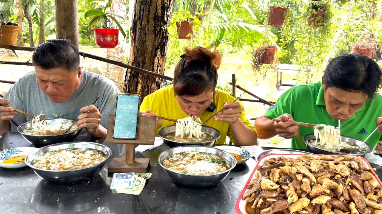 Trận Đấu 8 Phút Đồ Ăn.Nóng 6 Ký Hủ Tiếu HỒ TIỀU CHÂU| ATĐQ