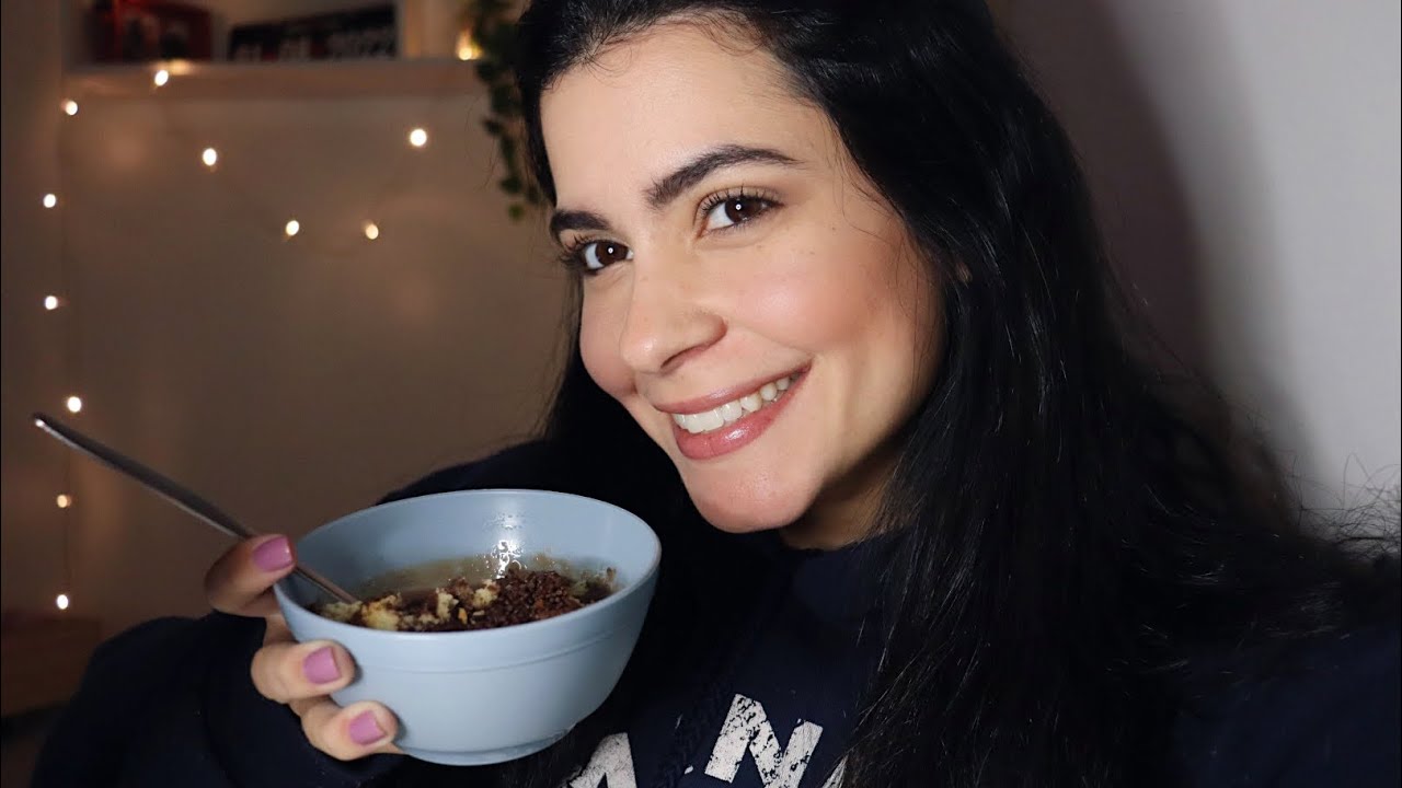 ASMR COMENDO CALDINHA COM BOLO
