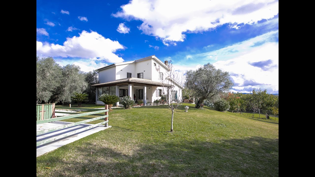 Villa unifamiliare in vendita a pochi chilometri dal Paese