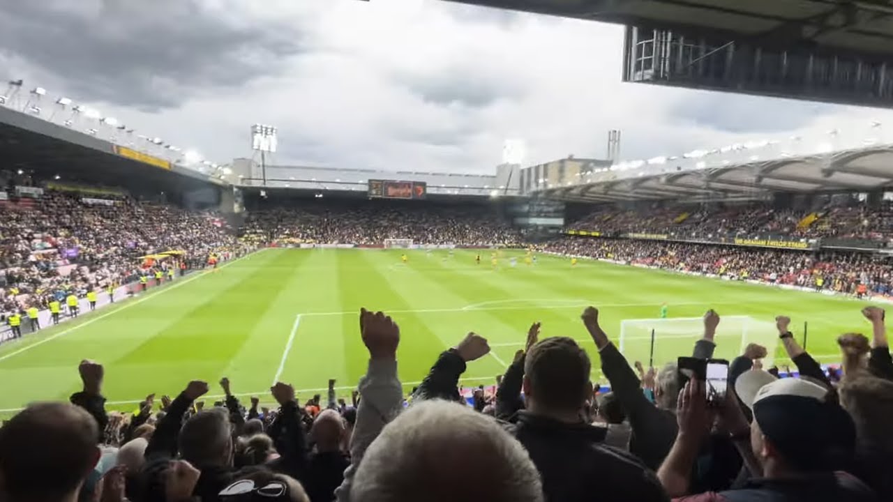 💥Full-Time Scenes | WATFORD 1-2 Burnley | Burnley fans and players celebrate after a HUGE win!