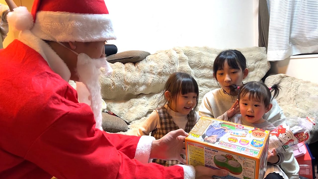 サンタが家に現れた時の娘達の反応が最高すぎた